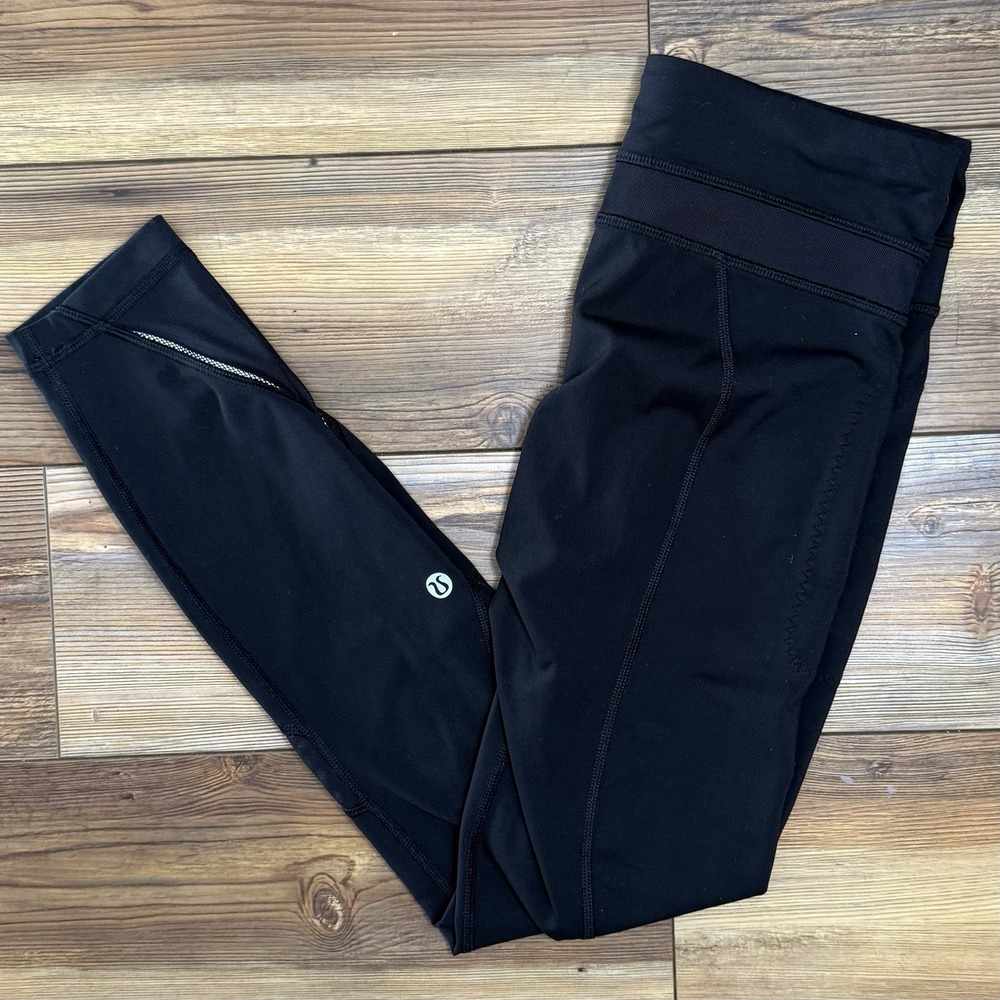 Lululemon Black Crop Leggings Women's Size 4 Reflective Zip Pocket Athletic